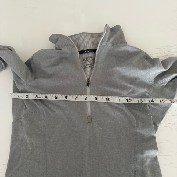 Patagonia Capilene Baselayer Midweight Zip Neck Top Ski Gray Womens Sz XS - Picture 4 of 6